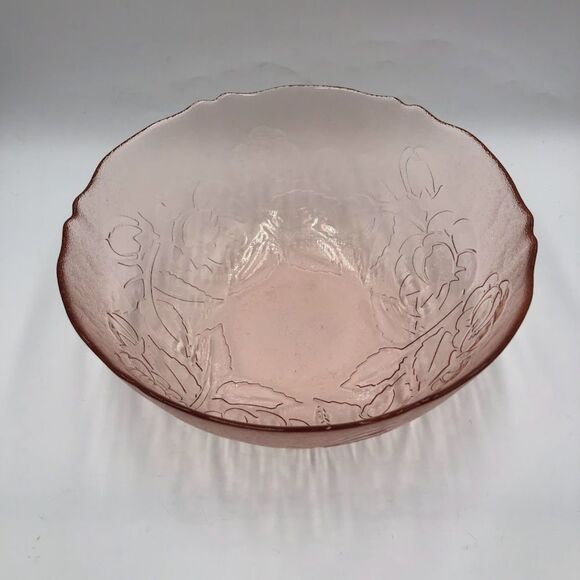 Vintage Pink Glass Arcoroc France Serving Fruit Centerpiece Bowl Floral Pattern - Picture 4 of 9